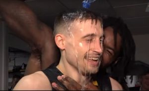 ‘VRUĆ JE, MORAM DA GA OHLADIM’: Lesor okupao Avramovića, a evo kako je reagovao junak Partizana (VIDEO)