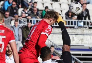 OVAKO NEŠTO SE ZAISTA RETKO VIĐA: Stanojević na poluvremenu učinio radikalan potez, Rikardo nokautirao rivala! (VIDEO)