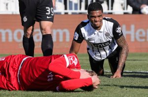 PARTIZAN NEPREPOZNATLJIV U NASTAVKU SEZONE: Novi kiks lidera na tabeli, Napredak preživeo gostovanje u Humskoj! (VIDEO)