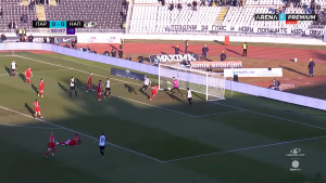 PROMAŠAJ KOJI MOŽE DA BUDE VREDAN TITULE: Magični Vasiljević branio sve, golman Zvezde pogurao svoj klub u trci za titulu! (VIDEO)