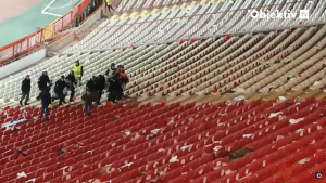 SUKOB NA ZAPADNOJ TRIBINI: Navijači Zvezde provocirali Škote, policija intervenisala, žandarmerija jednog jurila preko celog zapada!