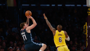 DALAS SRUŠIO LEJKERSE U LOS ANĐELESU: Luka Dončić nadigrao Lebrona, Kralju sve više beži plej-of! (VIDEO)