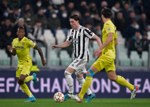 VELIKA ŠTETA: Vlahović je sinoć imao dve sjajne šanse – prvu je ‘skinuo’ golman, a drugu okvir gola! (VIDEO)