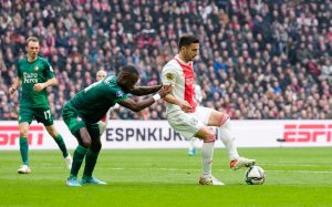 AJAKS SLAVIO U DERBIJU: Spektakularan pogodak Dušana Tadića! (VIDEO)