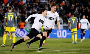 SVE ‘PRŠTI’ U HUMSKOJ ULICI: Jović obezbedio novu prednost Partizanu, a onda pet minuta posle toga – novi šok! (VIDEO)