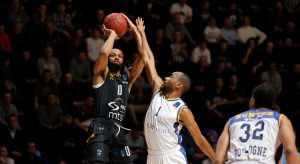 PARTIZAN VODI NA POLUVREMENU, PIONIR ‘GORI’: Ledej neverovatan, evo šta kažu navijači! (FOTO) (TVITOVI)