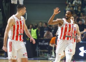 HOLINS SE KANDIDOVAO ZA POTEZ SEZONE: Pogledajte fenomenalno zakucavanje košarkaša Zvezde! (FOTO) (VIDEO)