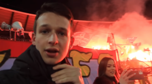 ENGLEZ NASTAVLJA DA ODUŠEVLJAVA: Jutjuber bodrio Zvezdu u Glazgovu, pevao svih 90 minuta! (VIDEO)