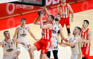 ZVEZDA ODRŽALA PREDAVANJE ‘STUDENTIMA’: Prvo mesto sve izvesnije! (FOTO) (VIDEO)