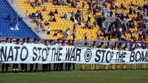 NA DANAŠNJI DAN JE AEK POSTAO VEČITI PRIJATELJ SRPSKOG FUDBALA: Atinjani i Partizan igrali pod bombama! (FOTO)