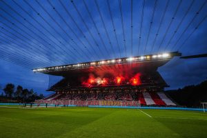 GORI KAMENOLOM U LIGI EVROPE: Bakljada na stadionu Brage, sjajna koreografija domaćih, gosti odgovorili! (VIDEO)