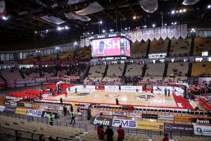 MONAKO JE OZBILJNA EKIPA: Džejms prespavao prvo poluvreme pa zapalio Olimpijakos! (VIDEO)