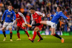 BRAGA JE MNOGO BOLJI TIM, ALI SREĆA NE NAPUŠTA RENDŽERS: Sudija pogurao Škote, Vest Hem kaznio promašaje Liona!