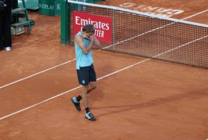 ZVEREV U MARATONU PROTIV PUBLIKE I SINERA: Nemac u polufinalu, Fokina takođe među četiri najbolja!