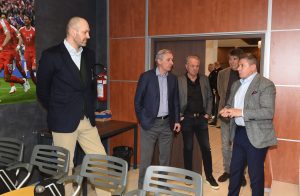 SELEKTORI RAZMENILI DRESOVE: Pešić posetio Piksija u Staroj Pazovi, popularni ‘Kari’ ne može da sakrije oduševljenje – ‘Ovo su uslovi na nivou Reala i Barselone!’ (FOTO)