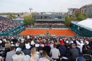 FOTO-UBOD: Sjajna atmosfera na Dorćolu, košarkaši Crvene zvezde došli da gledaju Novaka!
