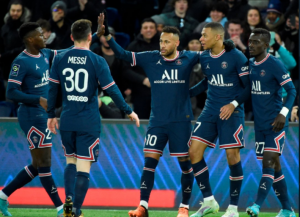 ZVEZDA PSŽ-A SA SPECIJALNOM JAKNOM PRATILA NBA FINALE: Poznata lica na Floridi! (FOTO) (VIDEO)