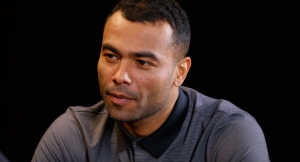 OTKRIVENI STRAVIČNI DETALJI NAPADA NA ČUVENOG FUDBALERA I NJEGOVU PORODICU: Pljačkaš predložio ‘kolegama’ da Ešliju Kolu odseku prst!