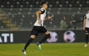 ‘ŠEF I IGRAČI PRATE SVAKU NAŠU UTAKMICU!’: On je novi biser Partizanove omladinske škole!