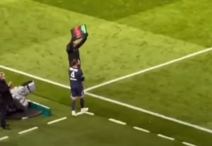 RAMOS NIKADA NIJE DOŽIVEO OVAKVO PONIŽENJE: Ceo stadion mu je zviždao, a Poketino veruje da to nije bilo upućeno njemu! (VIDEO)