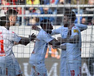 ZVEZDA IMA MINIMALNU PREDNOST NA POLUVREMENU: Aktuelni šampion bolji, Banjac jedini preti! (VIDEO)