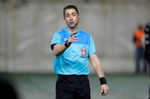 SUDIJA KOJI JE „SKRATIO“ ZVEZDIN MEČ SADA ŠAMPIONIMA U VAR SOBI: Ovaj put Momčilović zadužen za video intervencije!