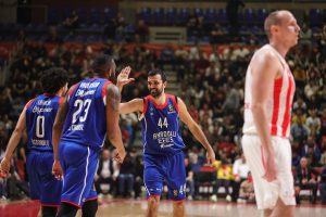 GRČKI NOVINAR SUMNJA NA REGULARNOST: Da li je Efes pustio Crvenu zvezdu da pobedi!?