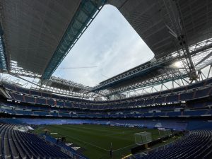 SRPSKI NATPISI NA SANTIJAGO BERNABEU: Dobrodošli na stadion! (FOTO)