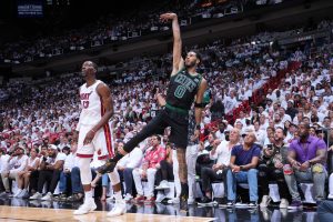 BOSTON NA KORAK OD FINALA: Vrelina nedovoljno topla da istopi granitnu odbranu! (VIDEO)