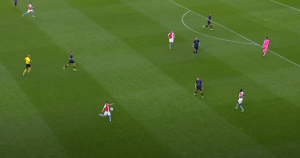 EVROGOL U ČEŠKOJ: Plavšić izveo magiju kakva se retko viđa, pogledajte spektakularan lob sa 40 metara! (VIDEO)