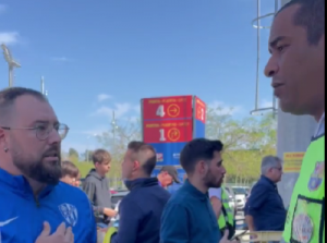 GOSTUJUĆI NAVIJAČI OSTALI U ŠOKU: Sraman potez Barselone, niko nije mogao da uđe na stadion sa klupskim obeležjima! (VIDEO)