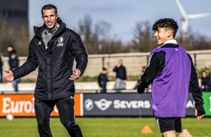 IDE OČEVIM STOPAMA: Sin Van Persija potpisao za Fejenord, mnogi mu predviđaju ogromnu karijeru!