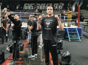 ON JE NEZAUSTAVLJIV: Veljko Ražnatović pokorio Istanbul, 11. pobeda u profi ringu! (VIDEO)