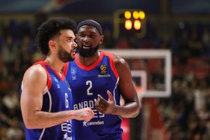 KOŠARKAŠKA ISTORIJA JE ISPISANA: Aktuelni šampion u dve najjače svetske lige u isto vreme!