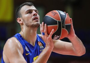 VELIKA DRAMA U TEL AVIVU: Žižić doživeo povredu glave, lekari ga uspavali i prevezli u bolnicu! (VIDEO)