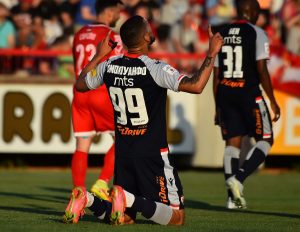 POLUVREME U KRUŠEVCU, ZVEZDA VODI: Da li je Napredak oštećen za penal, gol Ohija za prednost crveno-belih! (VIDEO)