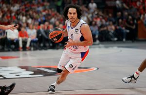 EFES ČUVA NOSIOCE: Ogroman novac Larkinu za ostanak u Istanbulu!