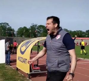 LALATOVIĆ U TRANSU: Ovako se slavi pobeda koja je možda vredna opstanka! (FOTO) (VIDEO)