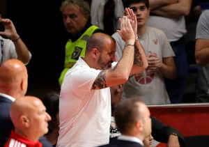 ŠAMPION PRATI ŠAMPIONE: Dejan Stanković bodri Zvezdu u Pioniru! (FOTO)