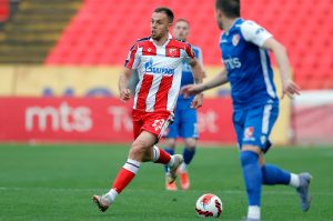 OVAKAV PROMAŠAJ SE RETKO VIĐA: Igrač Radničkog ostao sam na drugoj stativi, pa se izblamirao za sva vremena! (VIDEO)