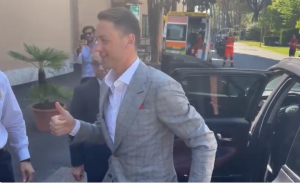 SRBIN STIGAO U RIM: Matić došao na lekarske preglede, novinari ga ‘opkolili’ a neki su čak zatražili i sliku! (VIDEO)