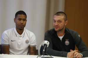 GROBARI ĆE GA BRZO ZAVOLETI: Patrik otkrio zbog čega je obukao crno-beli dres, a Iliev ga je opisao kao velikog pobednika!