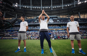 TOPLA DOBRODOŠLICA: Jokanović uživao na debiju – pet golova njegovog tima i 15.000 navijača na stadionu!