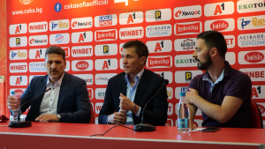 NAŠEM TRENERU SE VEĆ MEŠAJU U TRANSFERE, NE ŽELE DA PRODAJU IGRAČE: Ikona Partizana u okršaju sa upravom CSKA!