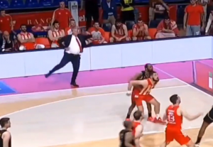 RADONJIZAM PONOVO NA DELU: Trener Zvezde i ovog puta oduševio navijače – njegove reakcije su urnebesne! (VIDEO)