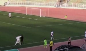 VELIKI SKANDAL POTRESAO ČITAV SVET: Predsednik kluba naterao sudije da promene odluku – pretili su im smrću! (VIDEO)