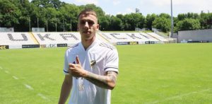 ZVANIČNO: Čukarički jači za mladog vezistu, Tomović stigao na Banovo brdo!