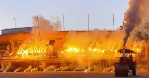 BAKLJADA ZA PAMĆENJE ISPRED JUŽNE TRIBINE: Grobari se okupili u Humskoj, a poruka je jasna – ‘parni valjak neka melje’! (FOTO)