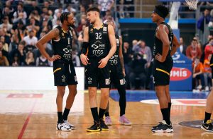 ‘NEĆETE ŽIVI IZAĆI IZ HALE’: Jezive pretnje na račun košarkaška Partizana, klub je morao hitno da reaguje! (FOTO)