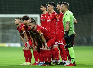 URNEBESNA OBJAVA NAPRETKA: I pored svih problema na startu sezone, Čarapani dominiraju van terena